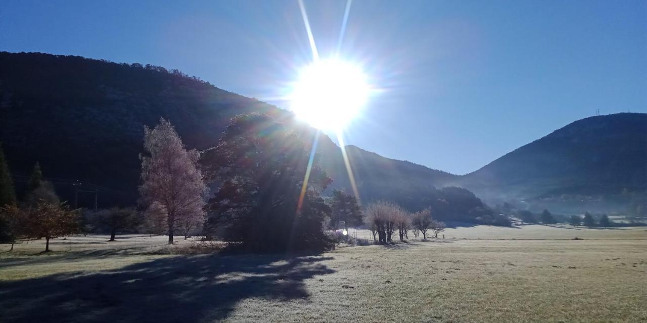 Montagne, Mer Et Verdon Seranon Экстерьер фото